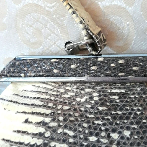 Vintage 1960's snakeskin evening purse - Picture 3 of 11